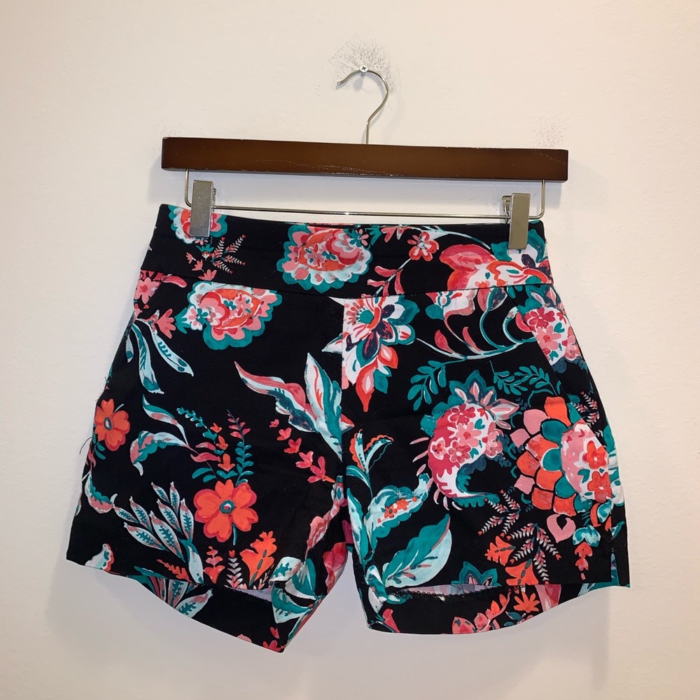 New York & Company Stretch Black & Red High Wist shorts size XS - Picture 2 of 8